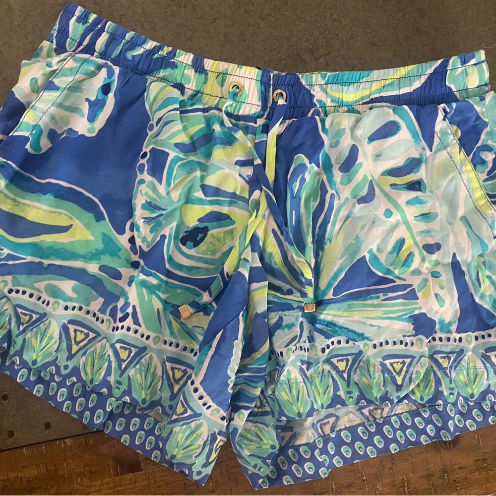 Lilly Pulitzer Blue and Green Athletic Shorts Vibrant Tropical Print